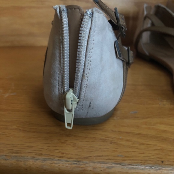 Call it Spring Sandals - Picture 4 of 7